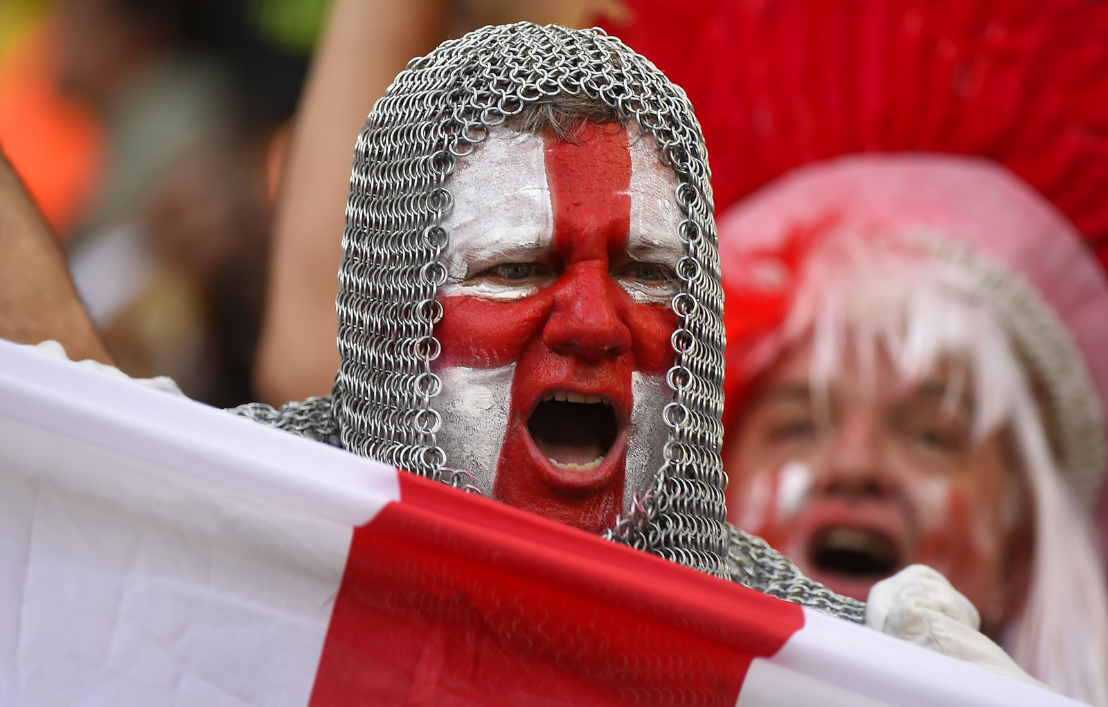 不仅依赖于 不仅依赖于