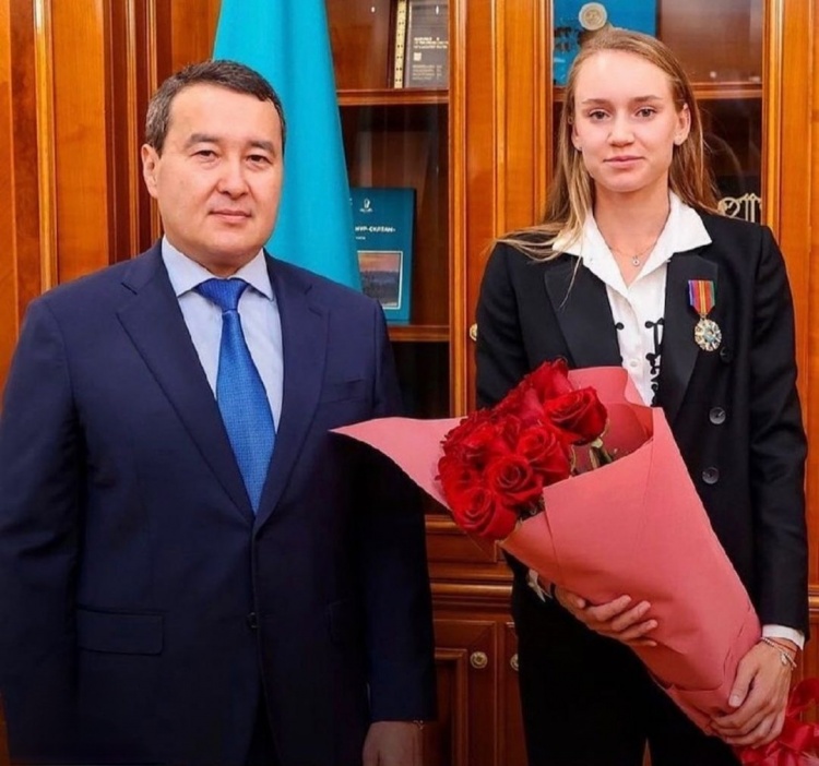 队三线作战 队三线作战